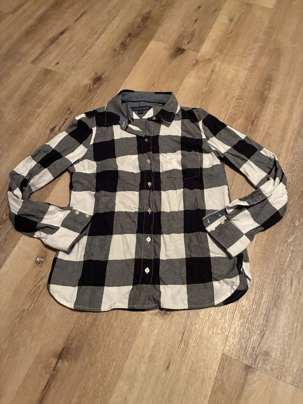Tommy Hilfiger Button Down Shirt Size S/P Black White Plaid